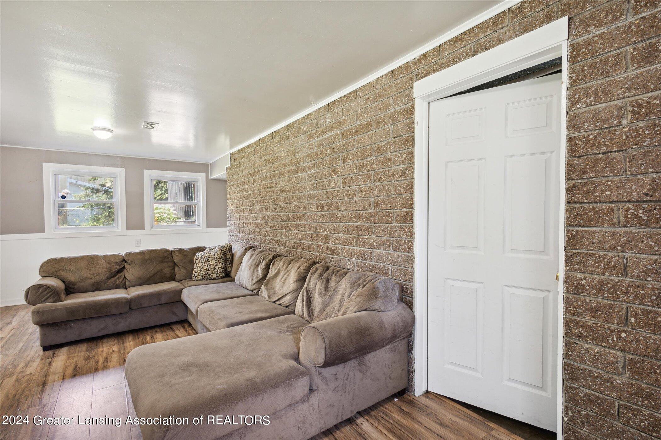 2129 Riverside Court Lansing, MI 48906 - Photo 20 of 29 26-2129-Riverside-Ct-Lansing-MI-48906-Wi