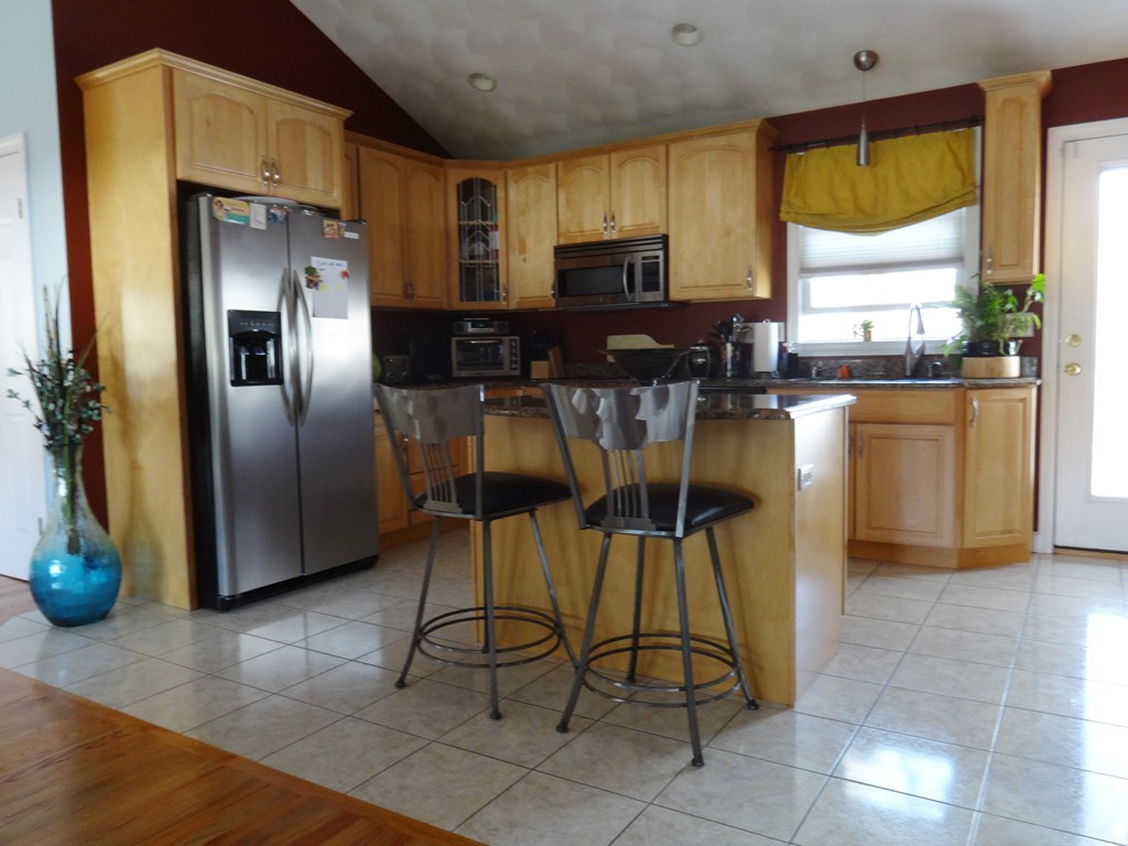 8 Derby Road Revere, MA 02151 - Photo 3 of 26 Gallery Image 3