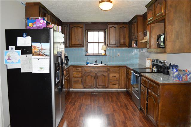 2227 Goodsprings Road Pleasant View, TN 37146 - Photo 6 of 10 Large kitchen