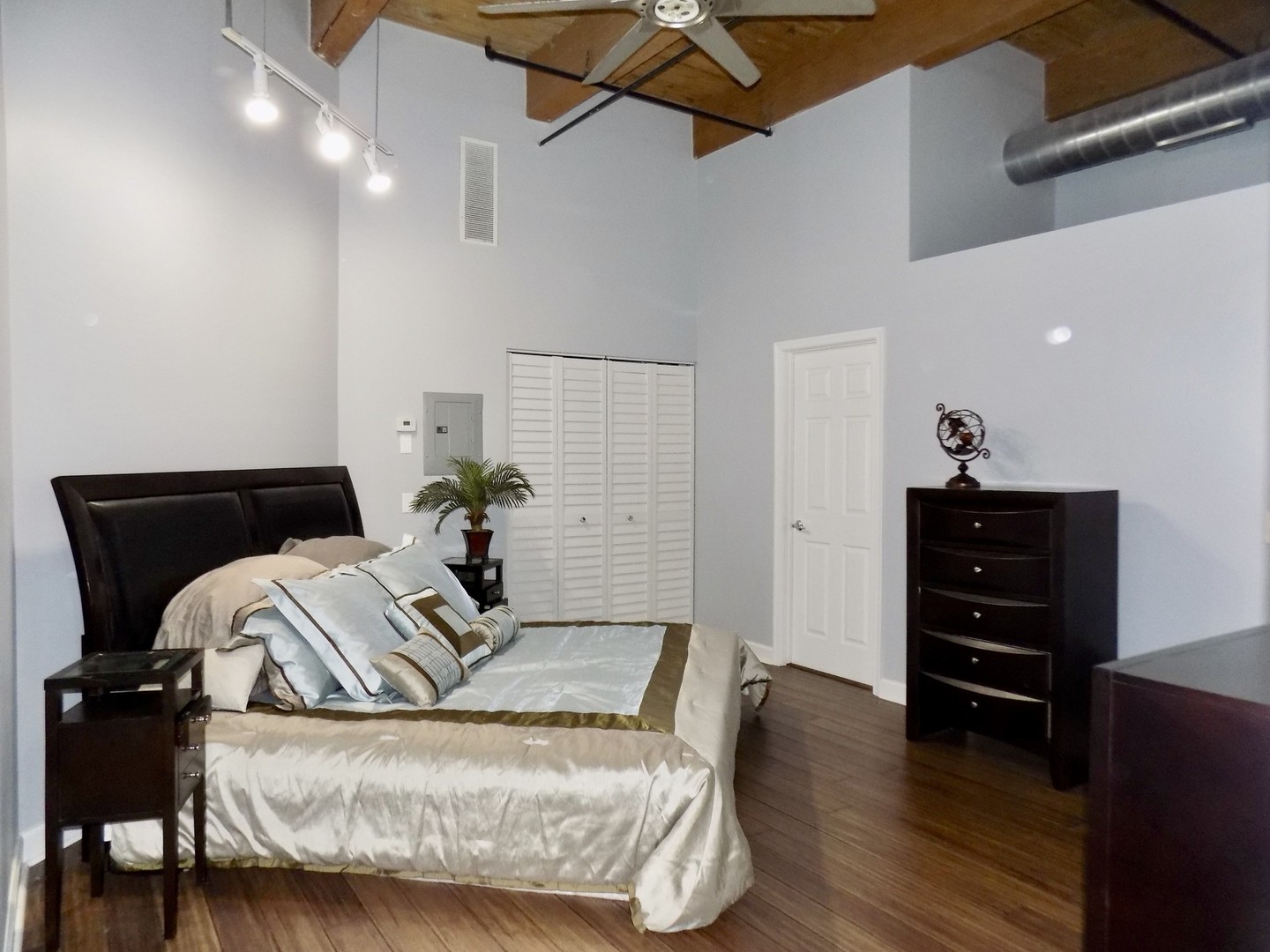 1500 West Monroe Street, Unit 206 Chicago, IL 60607 - Photo 12 of 16