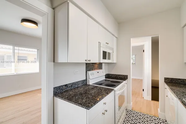 $2,500 | 2922 South Le Jeune Road, Unit 2, Coral Gables, FL 33134