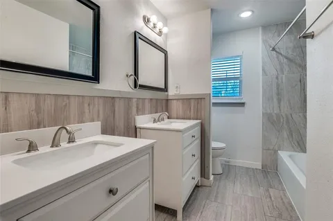 $300,000 | 529 Northeast 4th Street, Grand Prairie, TX 75050