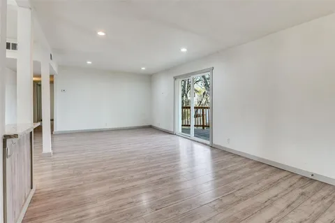 $300,000 | 529 Northeast 4th Street, Grand Prairie, TX 75050