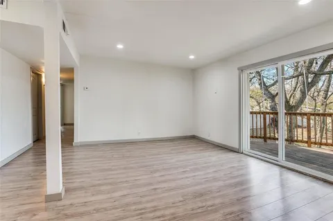 $300,000 | 529 Northeast 4th Street, Grand Prairie, TX 75050