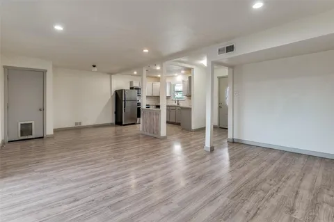 $300,000 | 529 Northeast 4th Street, Grand Prairie, TX 75050