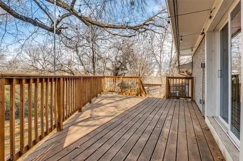 $300,000 | 529 Northeast 4th Street, Grand Prairie, TX 75050