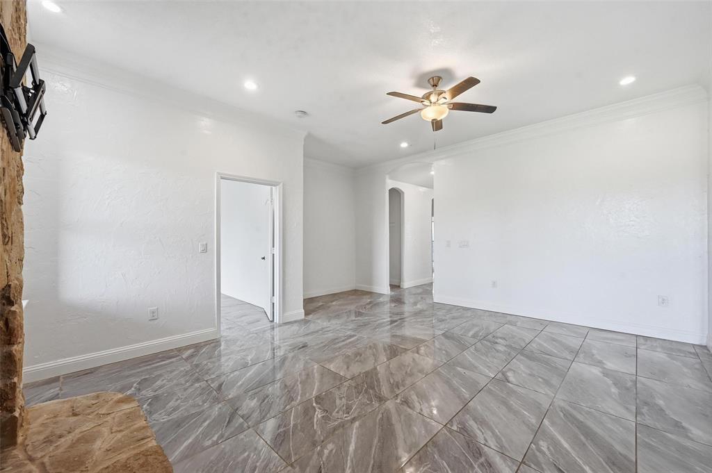 8532 Reese Road Alvarado, TX 76009 - Photo 7 of 39