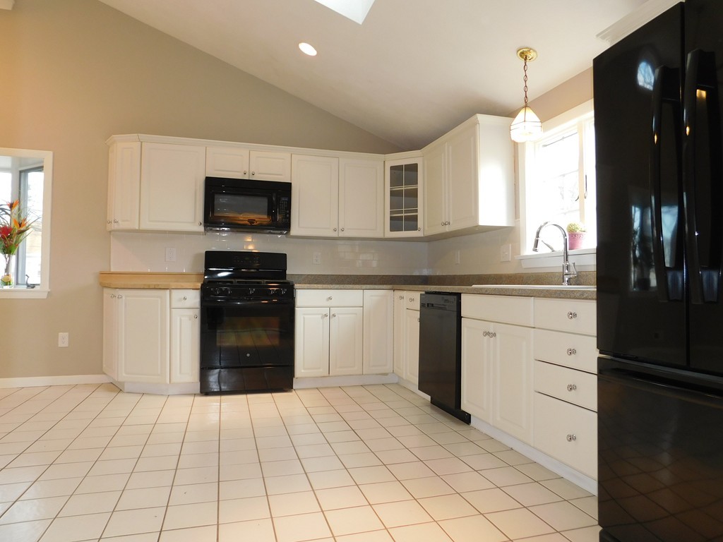 21 Sheehan Road Lynn, MA 01904 - Photo 6 of 26 Gallery Image 6