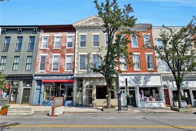 $1,900 | 19 West Broadway, Unit 3E, Nyack, NY 10960