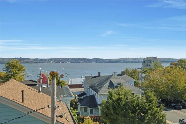 $1,900 | 19 West Broadway, Unit 3E, Nyack, NY 10960