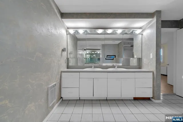 $1,050,000 | 300 Ocean Avenue North, Unit 1C, Long Branch, NJ 07740