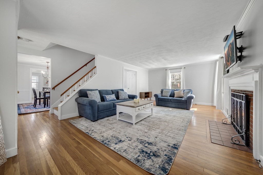 26 Old Tavern Road Wayland, MA 01778 - Photo 2 of 41 Gallery Image 2