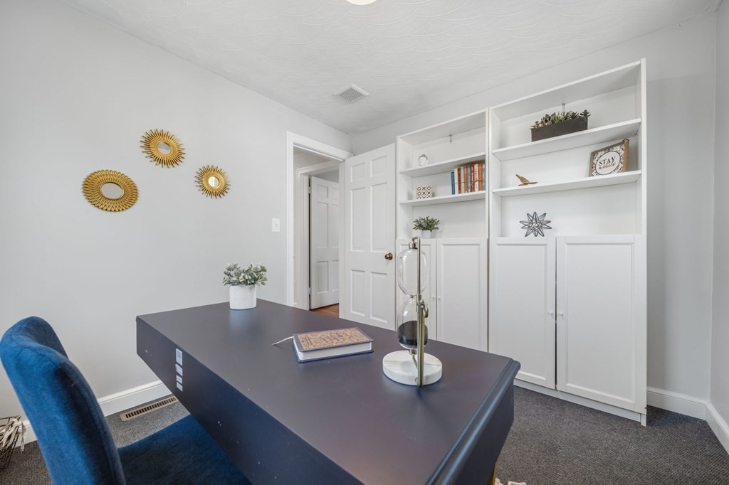 26 Old Tavern Road Wayland, MA 01778 - Photo 31 of 41 Gallery Image 31