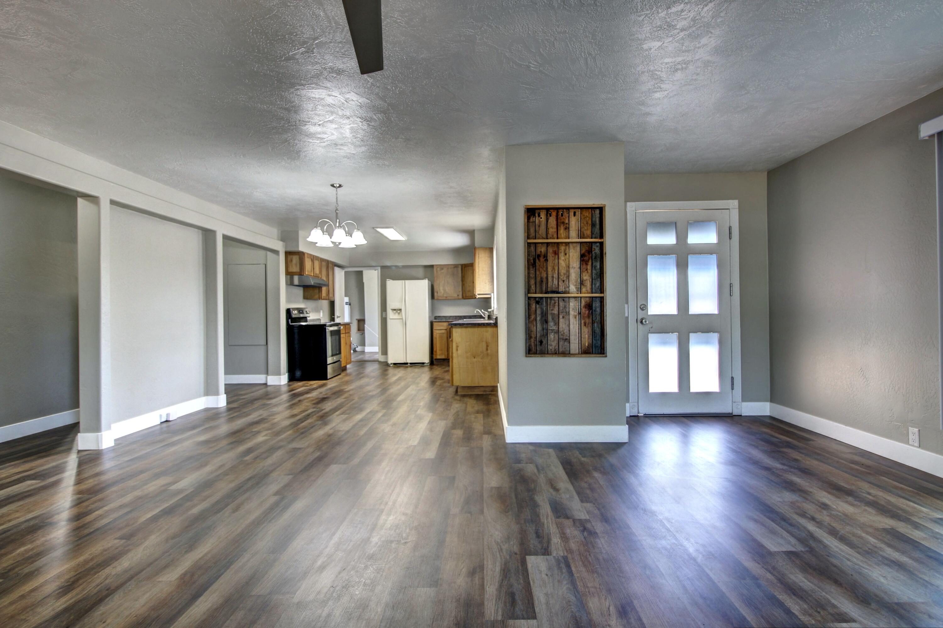 1301 Spring Street Medford, OR 97504 - Photo 7 of 35 IMG_5443_4_5_tonemapped