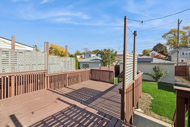 $2,700 | 3831 North New England Avenue, Chicago, IL 60634