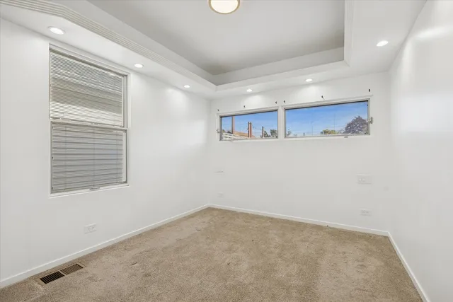 $2,700 | 3831 North New England Avenue, Chicago, IL 60634