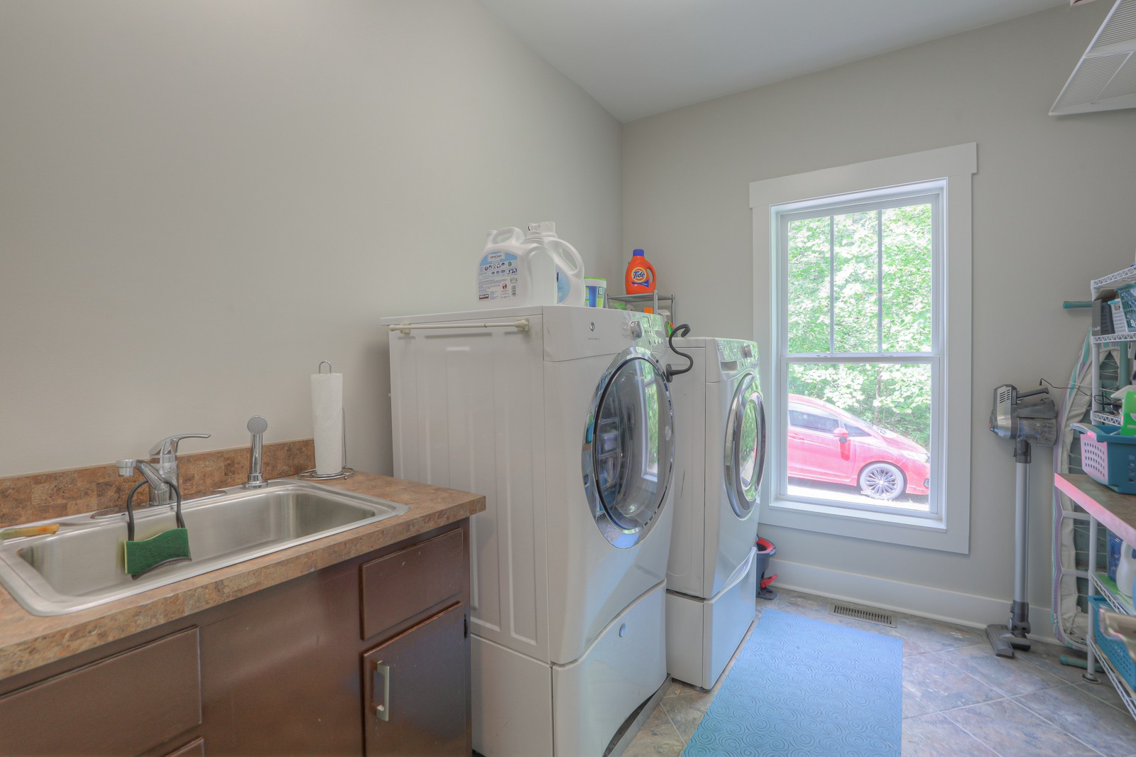 1115 Ridgecrest Road Kingston Springs, TN 37082 - Photo 27 of 38 a utility room with dryer and washer