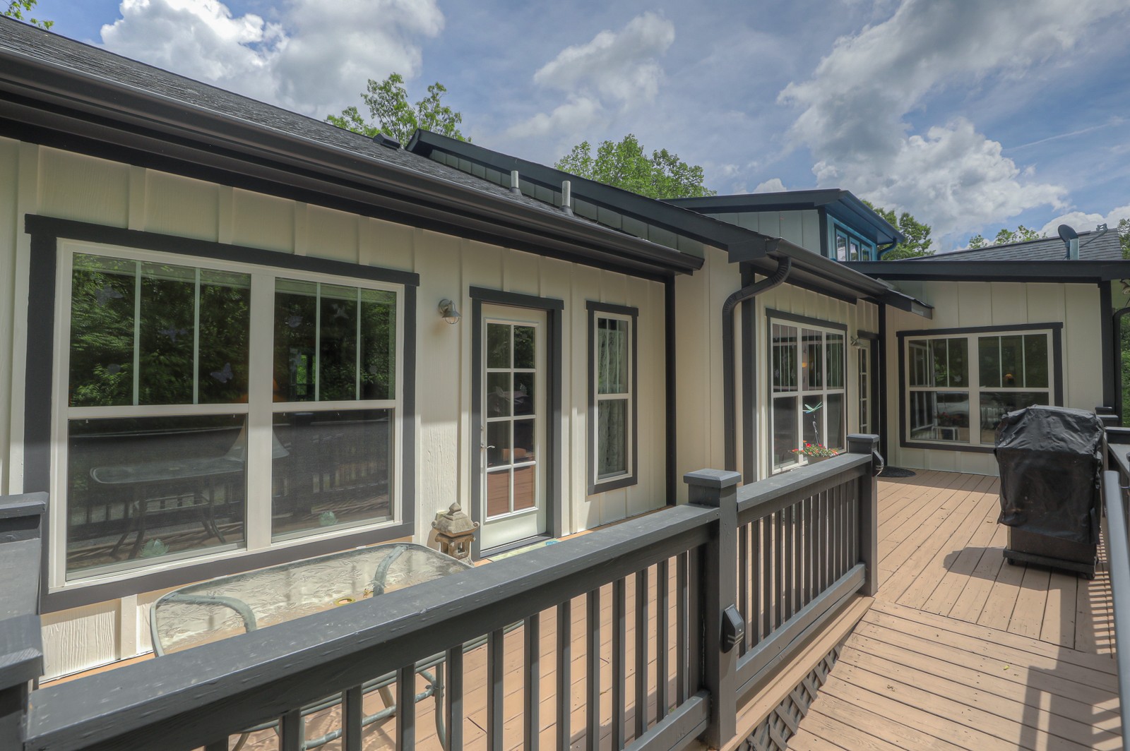 1115 Ridgecrest Road Kingston Springs, TN 37082 - Photo 28 of 38 a view of a house with a balcony