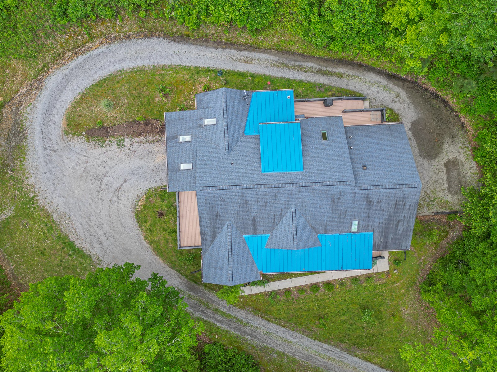 1115 Ridgecrest Road Kingston Springs, TN 37082 - Photo 32 of 38 an aerial view of a house with a swimming pool