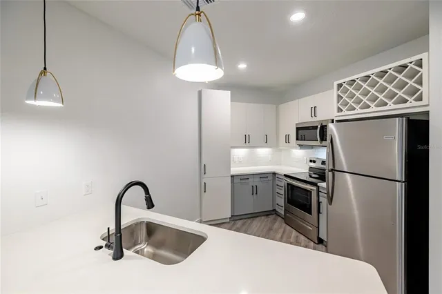 $1,890 | 1420 Lakefront Drive, Unit 3107, Sarasota, FL 34240