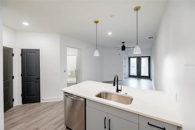 $1,890 | 1420 Lakefront Drive, Unit 3107, Sarasota, FL 34240