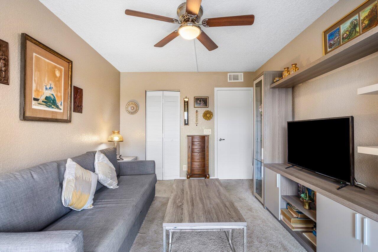 4034 Lincoln B, Unit 4034 Boca Raton, FL 33434 - Photo 18 of 29 2nd Bedroom