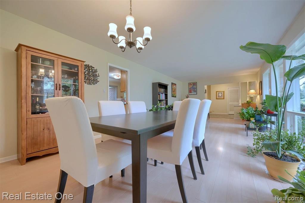 6938 North Springridge Road West Bloomfield, MI 48322 - Photo 8 of 30