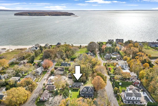 $4,000 | 16640 Main Street, Unit COTTAG, New Suffolk, NY 11956