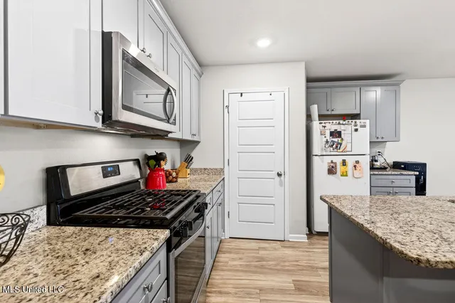 $314,999 | 1086 Enclave Circle, Long Beach, MS 39560