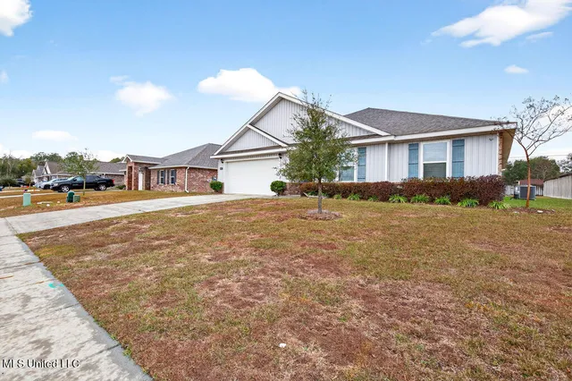 $314,999 | 1086 Enclave Circle, Long Beach, MS 39560