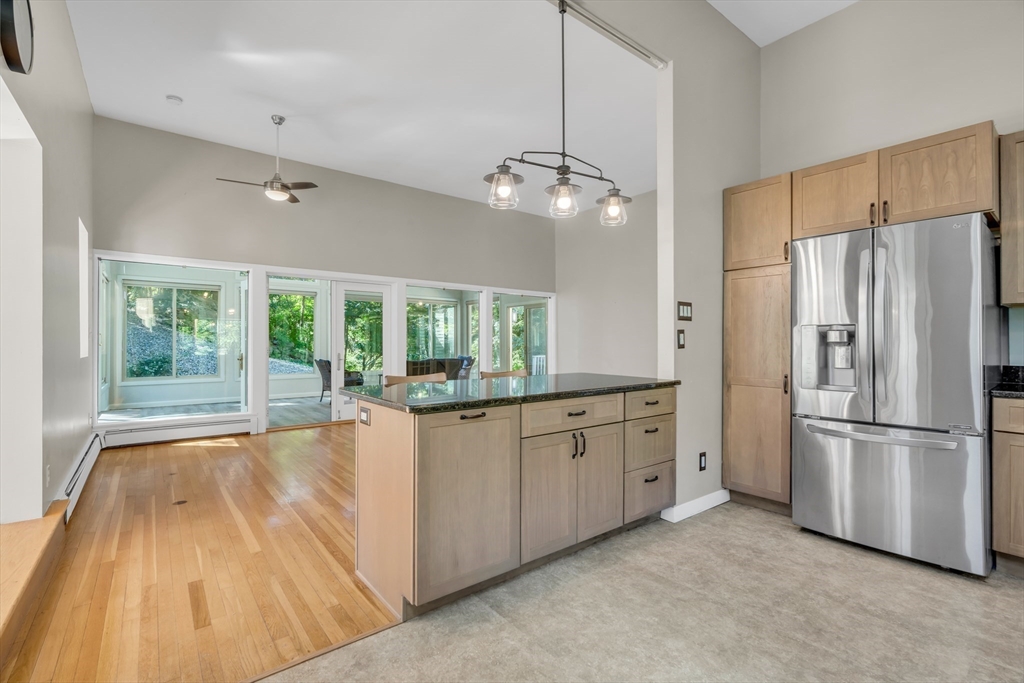 606 A Springs Road Bedford, MA 01730 - Photo 9 of 32