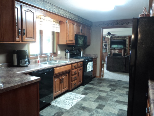 705 E Spring Fremont, IN 46737 - Photo 4 of 35