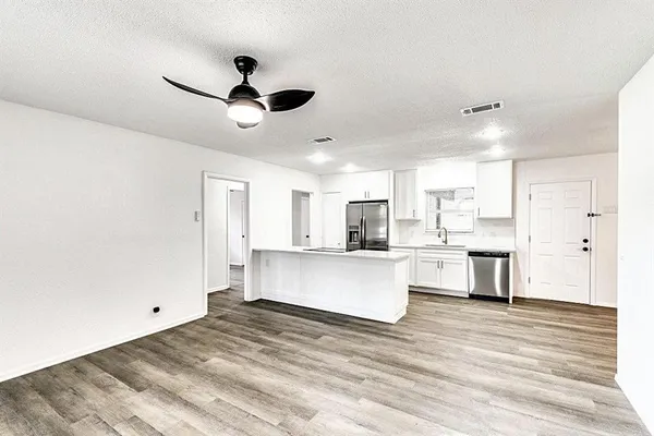 $2,250 | 2322 San Paula Avenue, Dallas, TX 75228