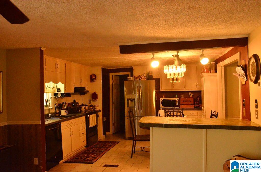 84 Cheatwood Road Talladega, AL 35160 - Photo 4 of 50