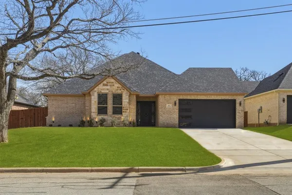$540,000 | 707 Ross Trail, Arlington, TX 76012