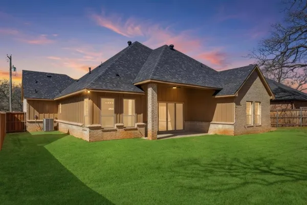 $540,000 | 707 Ross Trail, Arlington, TX 76012