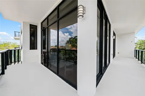 $1,895,000 | 2770 Northeast 14th Street, Unit 306, Fort Lauderdale, FL 33304