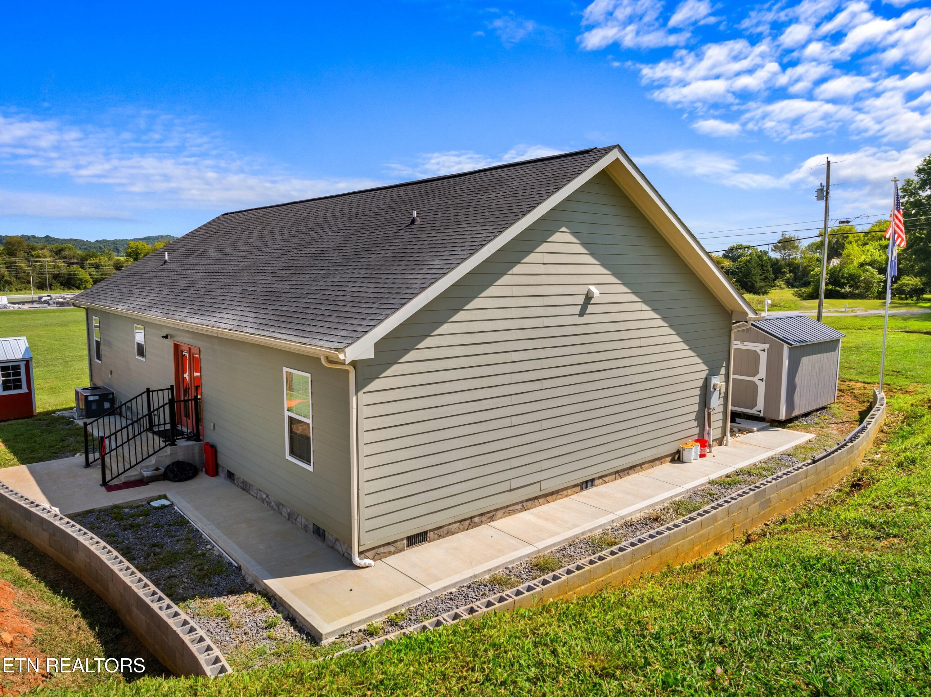 923 Reed Bull Road New Market, TN 37820 - Photo 3 of 26 XJI_20240813111053_0105_D.jpg-SMALL