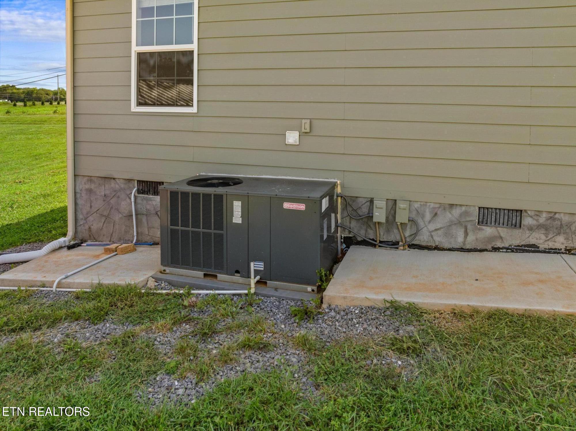 923 Reed Bull Road New Market, TN 37820 - Photo 7 of 26 XJI_20240813111525_0143_D.jpg-SMALL