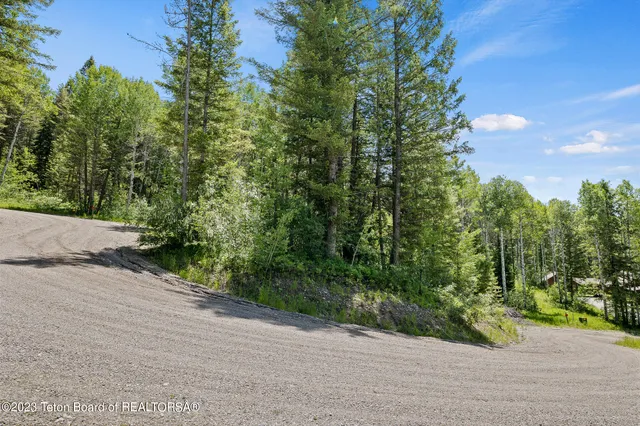 $349,000 | 22 Trail Ridge Road, Alpine, WY 83128