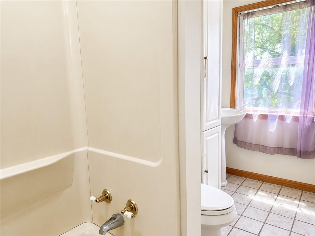 983 Cleland Mill Road New Castle, PA 16102 - Photo 8 of 16