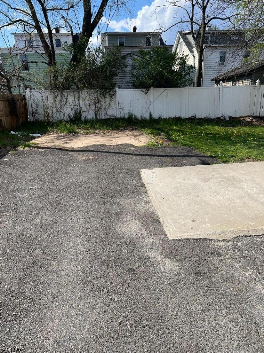 127 Dewey Street Newark, NJ 07112 - Photo 2 of 15