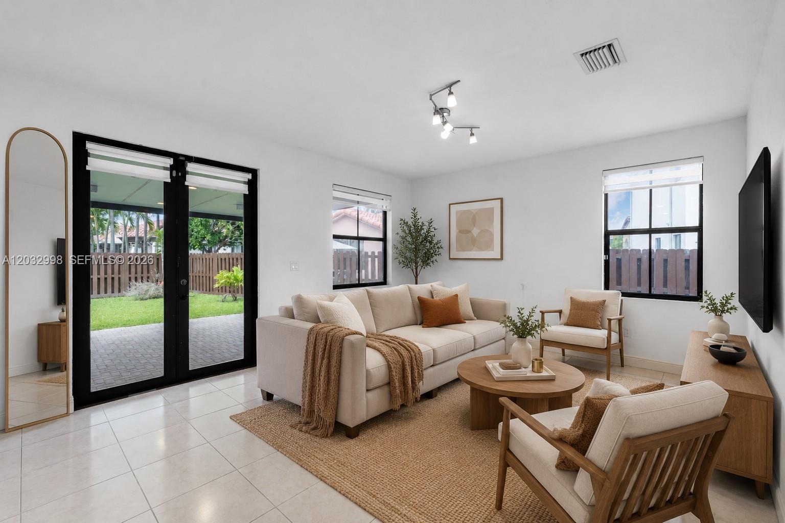 9925 Northwest 10th Street Miami, FL 33172 - Photo 6 of 51