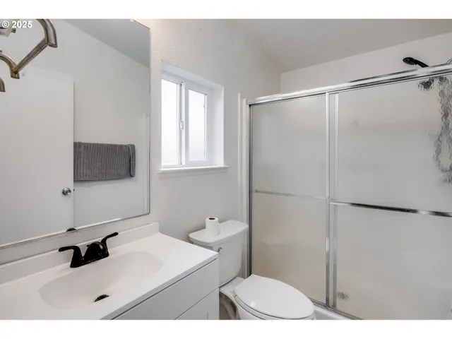 $150,000 | 3921 Pacific Circle, Hubbard, OR 97032