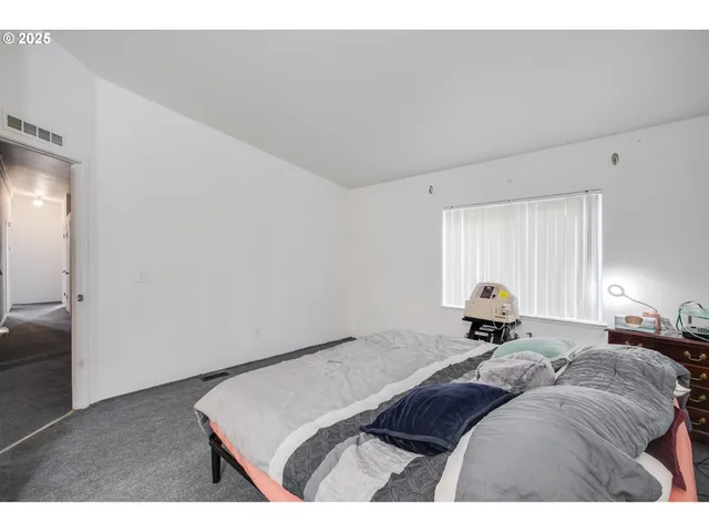 $150,000 | 3921 Pacific Circle, Hubbard, OR 97032