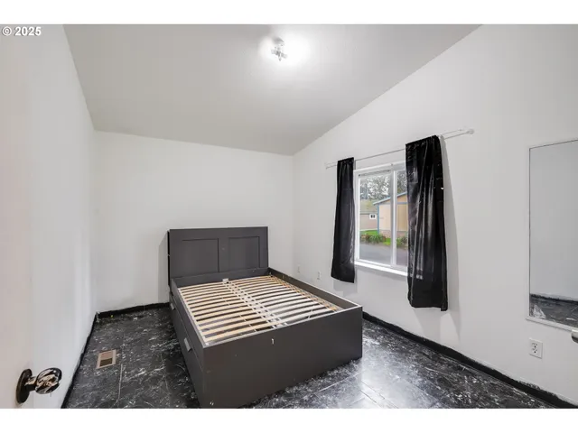 $150,000 | 3921 Pacific Circle, Hubbard, OR 97032