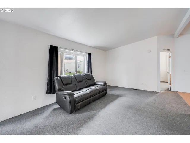 $150,000 | 3921 Pacific Circle, Hubbard, OR 97032