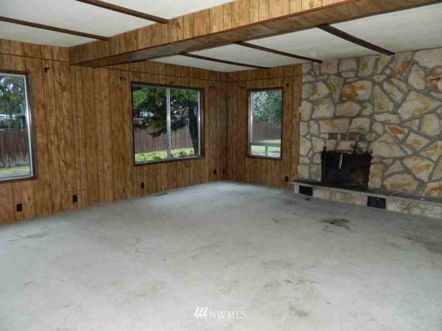 8009 Van Decar Road Southeast Port Orchard, WA 98367 - Photo 2 of 15 Gallery Image 2