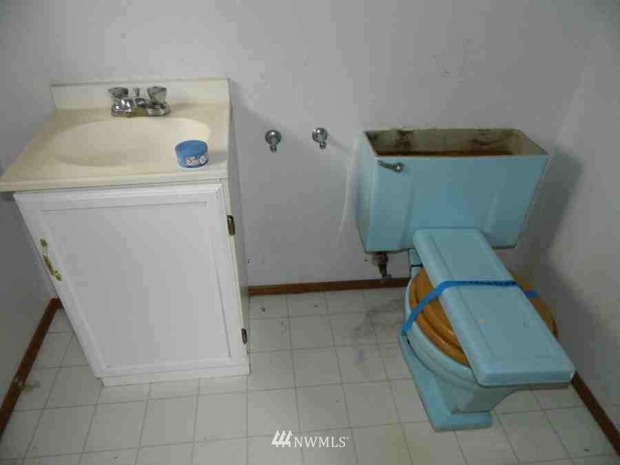 8009 Van Decar Road Southeast Port Orchard, WA 98367 - Photo 11 of 15 Gallery Image 11