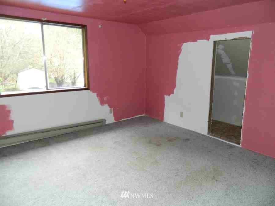 8009 Van Decar Road Southeast Port Orchard, WA 98367 - Photo 8 of 15 Gallery Image 8